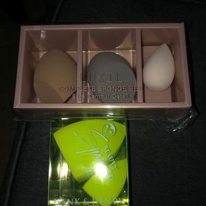 Makeup sponges